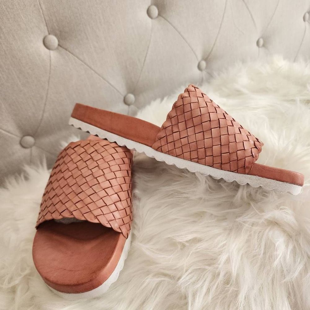 SOLS Shoes | SOLS Estell Leather Sandals Size 28 / 11